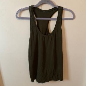 Size 8 olive tank loose material